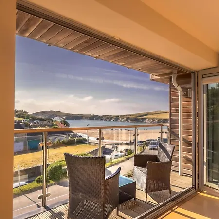 Porth Sands Beachfront * New Quay